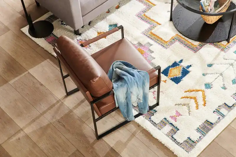 Fauteuil d'appoint en similicuir 24,75 avec pieds en métal