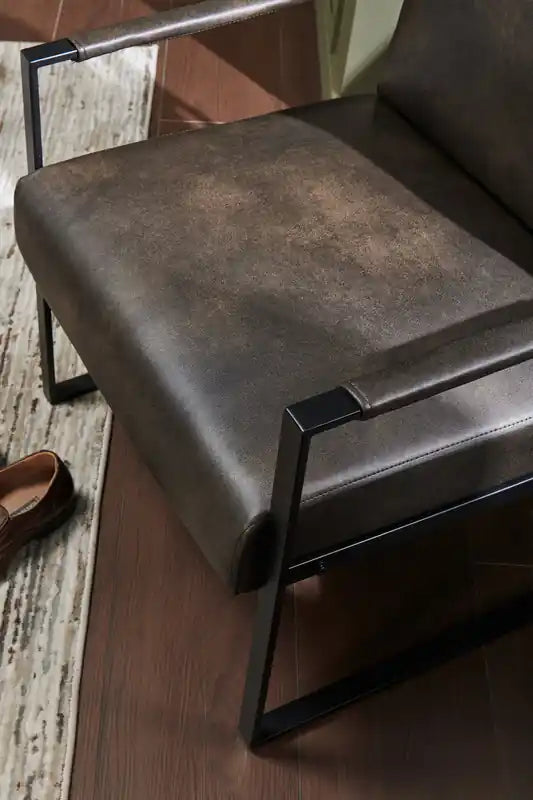Fauteuil d'appoint en similicuir 24,75 avec pieds en métal