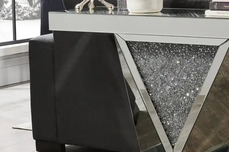 Table basse de 47,5 po avec miroir élégant et plateau en verre – Métal argenté avec pieds aspect diamant